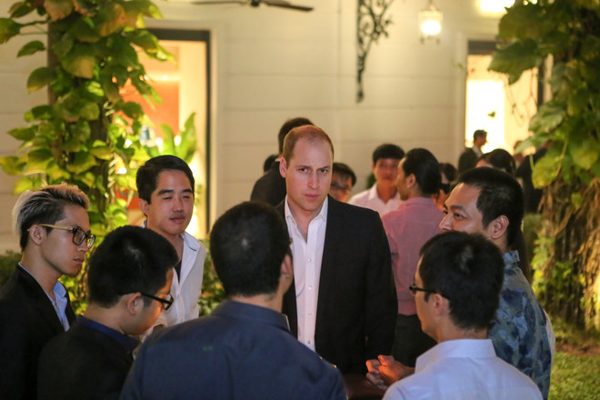 Hoàng tử William gặp gỡ 50 thanh niên, lãnh đạo trẻ Việt Nam ảnh 8