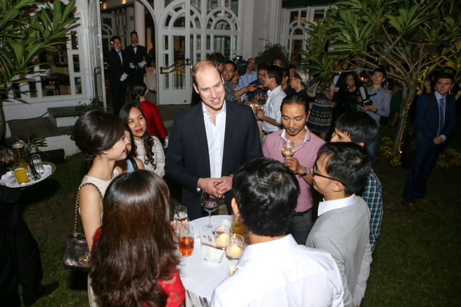 Hoàng tử William gặp gỡ 50 thanh niên, lãnh đạo trẻ Việt Nam ảnh 7