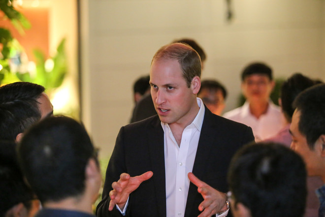 Hoàng tử William gặp gỡ 50 thanh niên, lãnh đạo trẻ Việt Nam ảnh 4