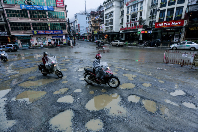 Hình ảnh những 'con đường đau khổ' giữa 'thiên đường du lịch' Sapa ảnh 9
