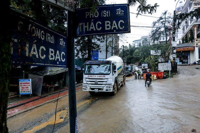 Hình ảnh những 'con đường đau khổ' giữa 'thiên đường du lịch' Sapa ảnh 18