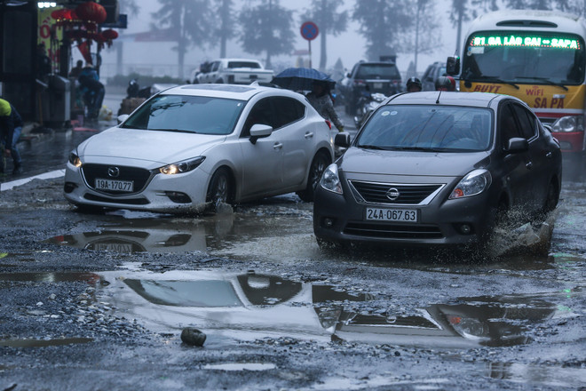 Hình ảnh những 'con đường đau khổ' giữa 'thiên đường du lịch' Sapa ảnh 10