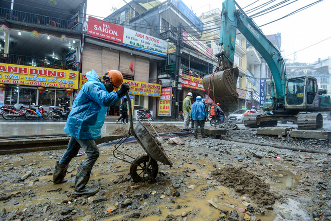 Hình ảnh những 'con đường đau khổ' giữa 'thiên đường du lịch' Sapa ảnh 13
