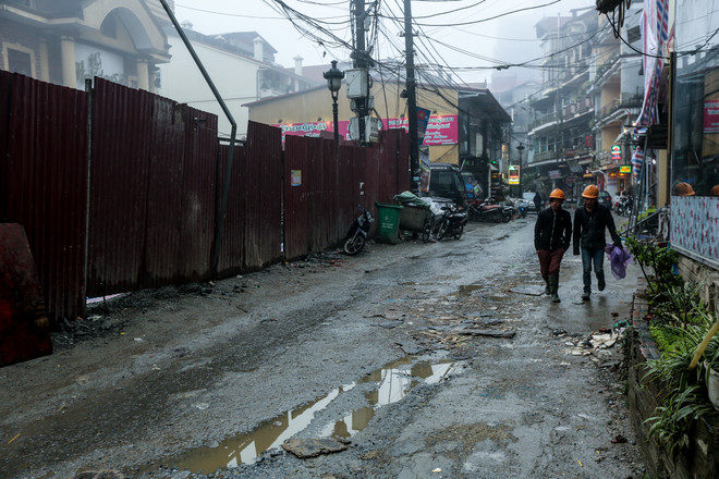 Hình ảnh những 'con đường đau khổ' giữa 'thiên đường du lịch' Sapa ảnh 19