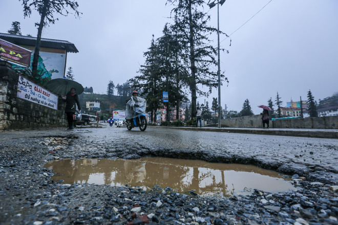 Hình ảnh những 'con đường đau khổ' giữa 'thiên đường du lịch' Sapa ảnh 2