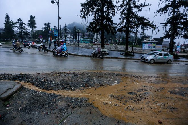 Hình ảnh những 'con đường đau khổ' giữa 'thiên đường du lịch' Sapa ảnh 4