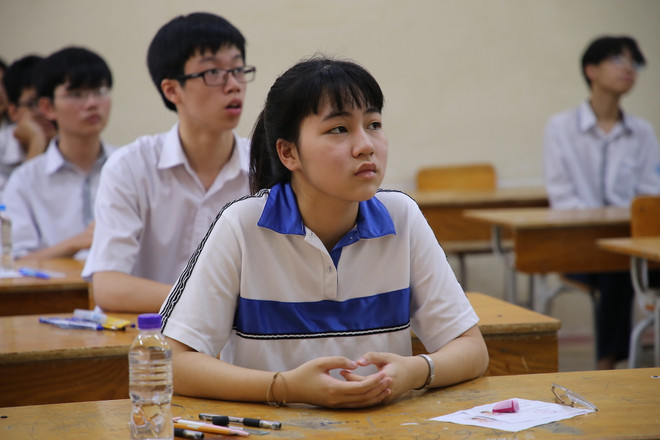 Hình ảnh các thí sinh Hà Nội bắt đầu bước vào kỳ thi lớp 10 ảnh 11