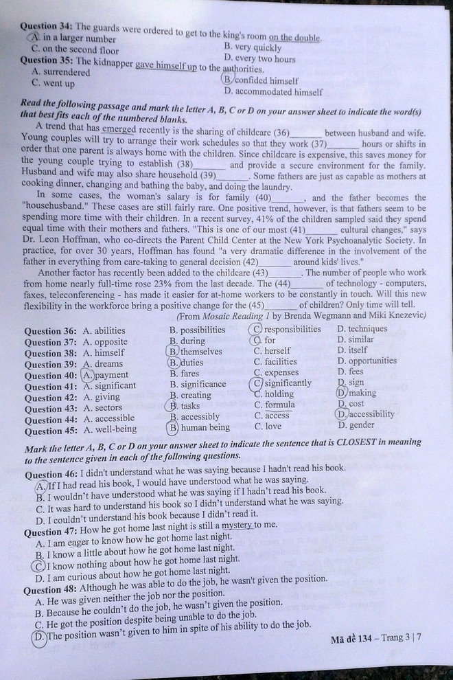 Đề thi tuyển sinh năm 2015 môn Ngoại ngữ của Đại học Quốc gia ảnh 3