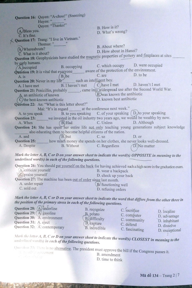 Đề thi tuyển sinh năm 2015 môn Ngoại ngữ của Đại học Quốc gia ảnh 2