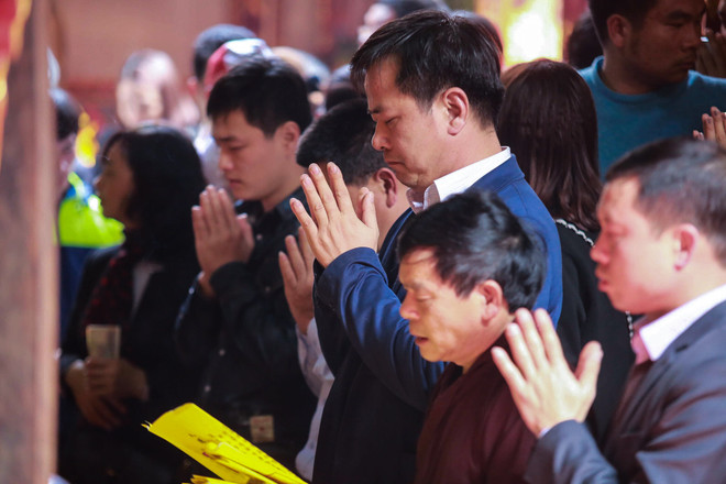 Du khách ùn ùn đổ về, Đền Trần Nam Định "nóng” trước giờ khai ấn ảnh 9