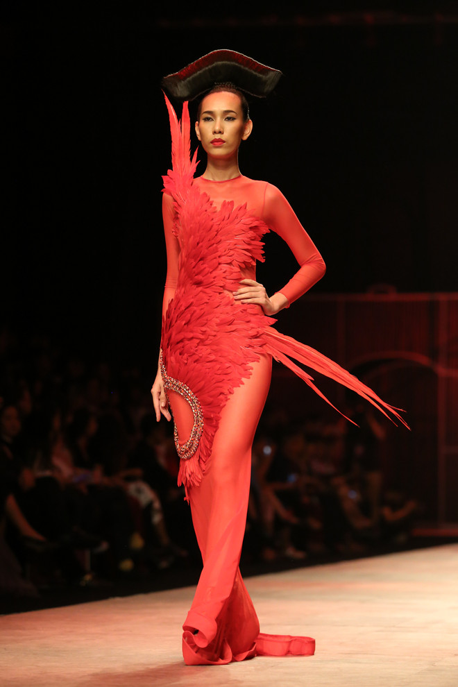 Chiêm ngưỡng bộ sưu tập nhuốm màu sắc cung đình của Frederick Lee ảnh 13