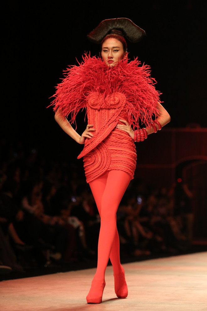 Chiêm ngưỡng bộ sưu tập nhuốm màu sắc cung đình của Frederick Lee ảnh 9