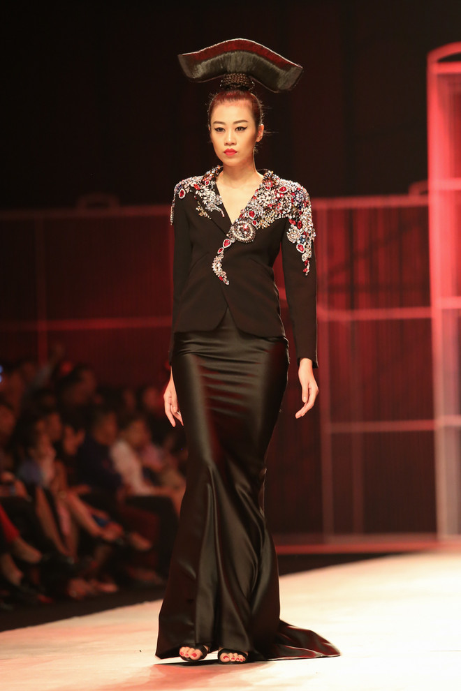 Chiêm ngưỡng bộ sưu tập nhuốm màu sắc cung đình của Frederick Lee ảnh 6