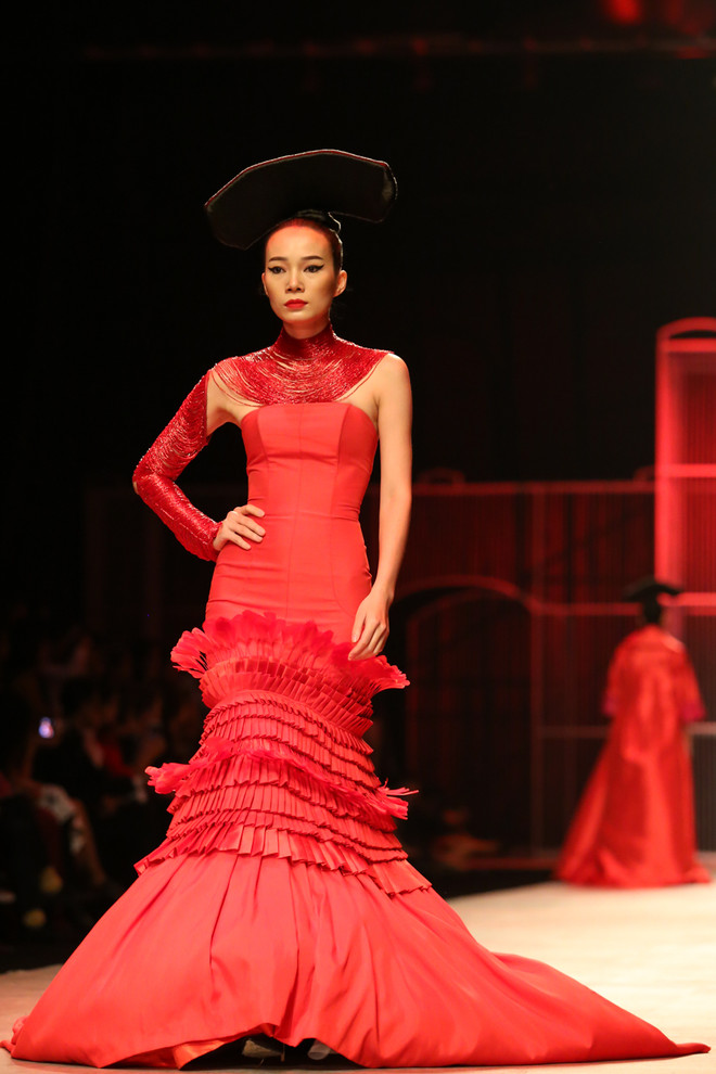 Chiêm ngưỡng bộ sưu tập nhuốm màu sắc cung đình của Frederick Lee ảnh 17