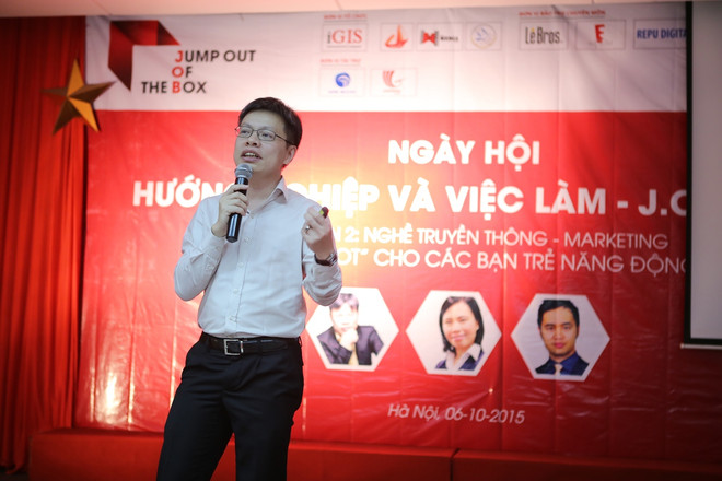 Sinh viên hào hứng với Ngày hội Hướng nghiệp và Việc làm J.O.B 2015 ảnh 1