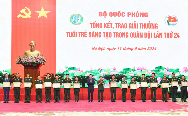 Trong 5 năm trở lại đây, Viettel nhận được 35 giải thưởng Tuổi trẻ sáng tạo trong Quân đội. 100% đề tài, sáng kiến đã được ứng dụng thực tiễn. (Ảnh: Viettel) Anh1.jpeg