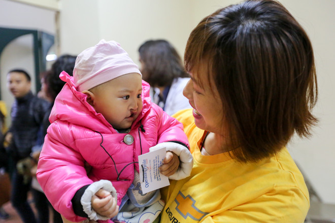 Phẫu thuật miễn phí cho hơn 50 trẻ em bị dị tật hở môi-hàm ếch ảnh 3