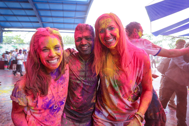 Giới trẻ Hà Nội "đại chiến sắc màu" trong lễ hội Holi của Ấn Độ ảnh 19