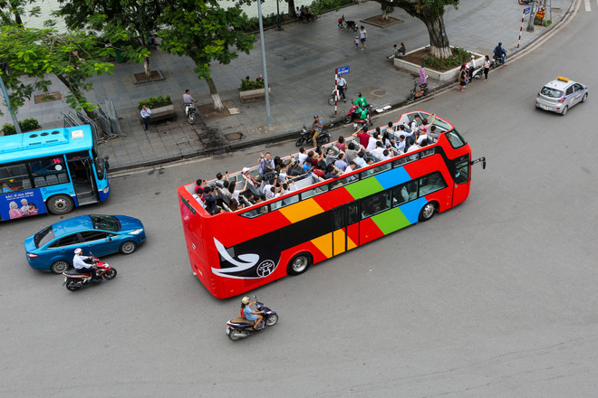 Hành trình trải nghiệm xe buýt 2 tầng City Tour đầu tiên ở Hà Nội ảnh 16