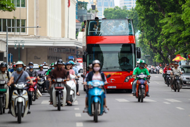 Hành trình trải nghiệm xe buýt 2 tầng City Tour đầu tiên ở Hà Nội ảnh 15