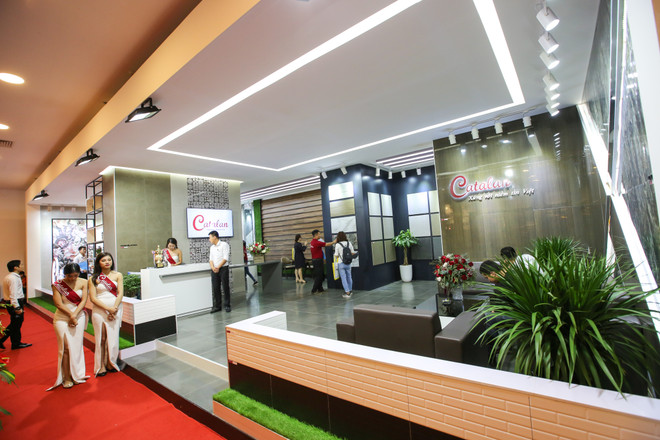 Sập gỗ Cẩm lai gần 4 tỷ đồng ở triển lãm Vietbuild Hà Nội 2018 ảnh 9