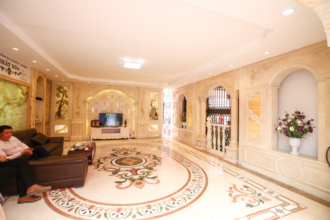 Sập gỗ Cẩm lai gần 4 tỷ đồng ở triển lãm Vietbuild Hà Nội 2018 ảnh 12