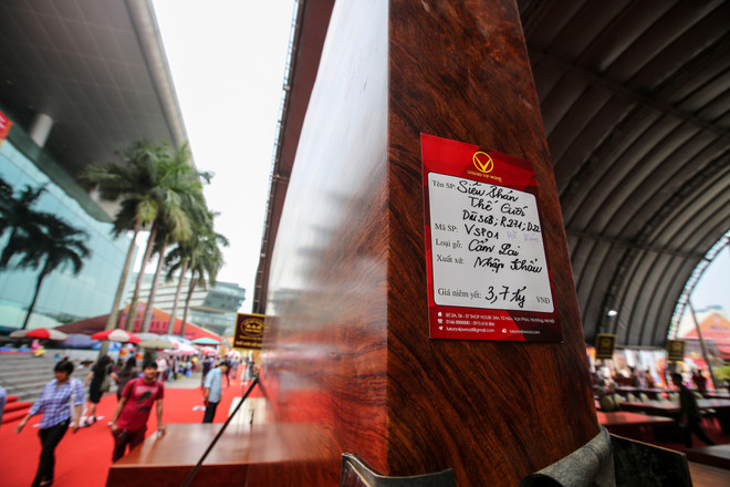 Sập gỗ Cẩm lai gần 4 tỷ đồng ở triển lãm Vietbuild Hà Nội 2018 ảnh 2