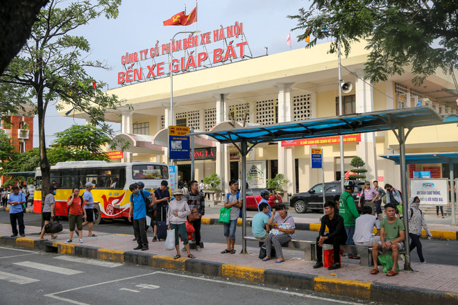 Hà Nội trước dịp lễ 2/9: Đường phố tắc nghẽn, bến xe thưa người ảnh 6