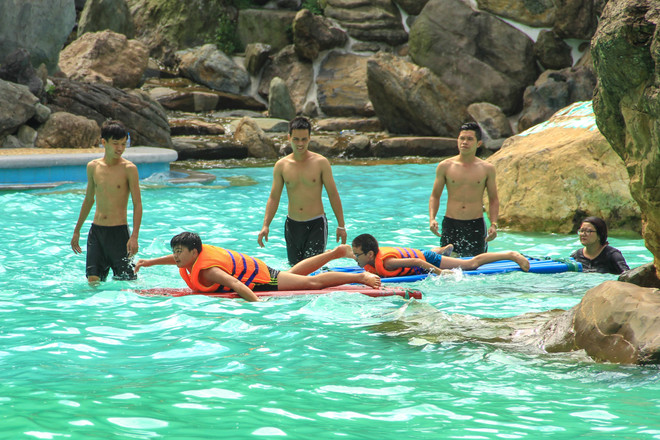 Một ngày vào vai làm lính cứu hỏa của các em nhỏ Thủ đô ảnh 16