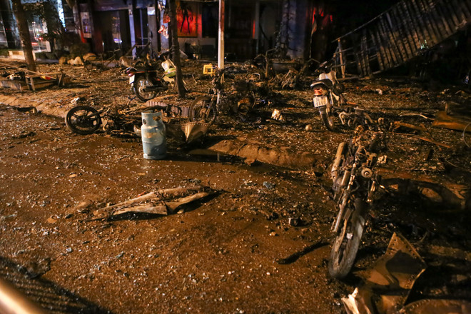 Hiện trường kinh hoàng sau vụ cháy quán karaoke ở phố Trần Thái Tông ảnh 8