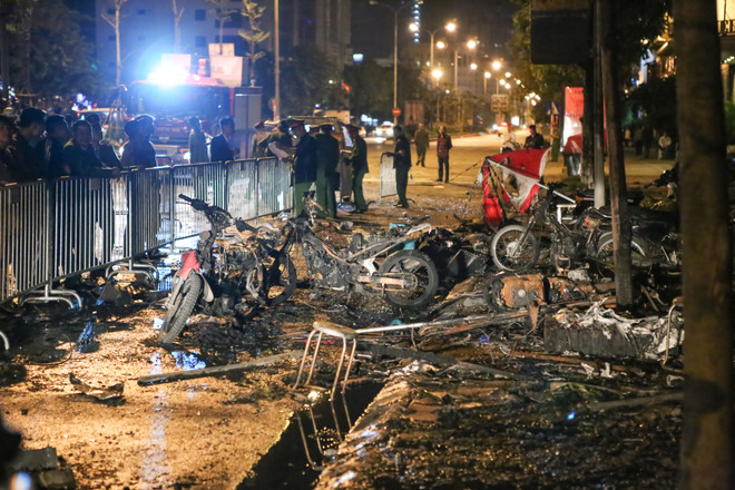 Hiện trường kinh hoàng sau vụ cháy quán karaoke ở phố Trần Thái Tông ảnh 1