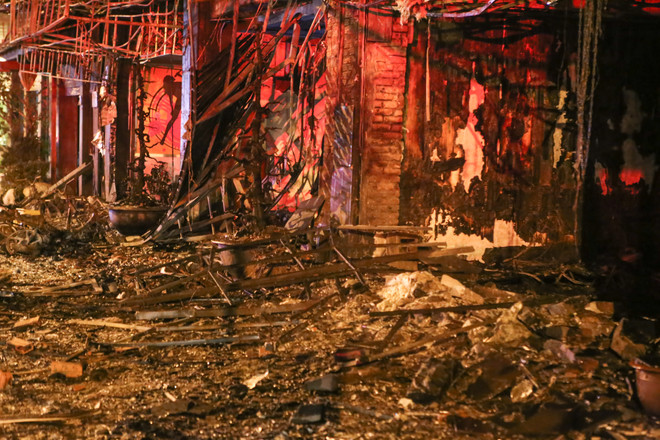 Hiện trường kinh hoàng sau vụ cháy quán karaoke ở phố Trần Thái Tông ảnh 10