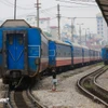 Dừng, giãn chạy tàu hỏa nhằm tránh bão. (Ảnh: Minh Sơn/Vietnam+)