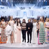 Chủ tịch Miss World, bà Julia Morley (giữa) tham gia một sự kiện tại Việt Nam. (Ảnh: CTV/Vietnam+)