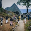 Giới trẻ đam mê trải nghiệm những cung đường ở Hà Giang. (Ảnh: Vương Công Nam/Vietnam+)