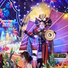 Màn quảng bá trang phục văn hóa dân tộc tại Carnaval Hạ Long. (Ảnh: CTV/Vietnam+)