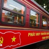 Sản phẩm đoàn tàu du lịch 2 tầng “Năm Cửa Ô” (The Hanoi Train) sẽ khai trương vào đúng dịp Cách mạng Tháng Tám thành công 19/8. (Ảnh: TTXVN)