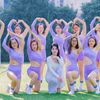 Á hậu Đặng Thị Tân cùng các học viên Câu lạc bộ Tân Yoga Hà Nội. (Ảnh: CTV/Vietnam+)