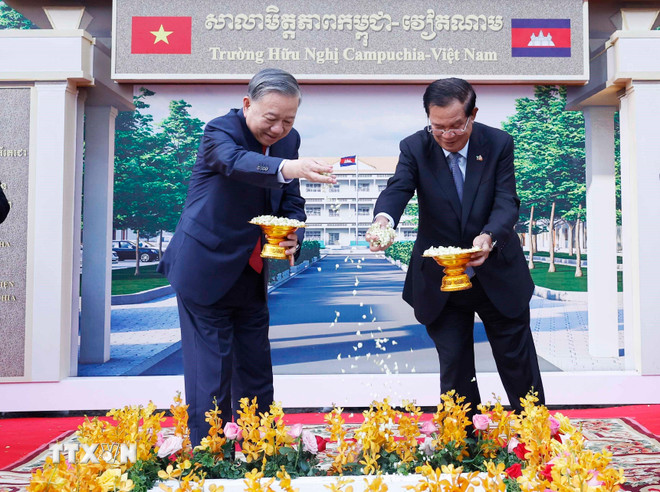 ttxvn-tong-bi-thu-to-lam-chu-tich-dang-nhan-dan-campuchia-chu-tich-thuong-vien-campuchia-samdech-techo-hun-sen-du-le-dong-tho-truong-huu-nghi-camp-8577823-1.jpg