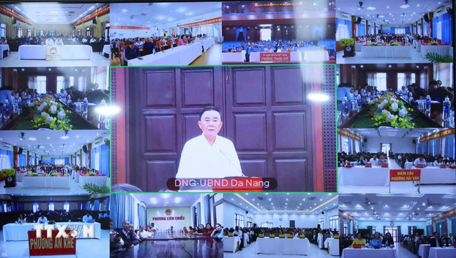 ttxvn-thuong-truc-ban-bi-thu-tran-cam-tu-tiep-xuc-truc-tuyen-giua-cu-tri-voi-nguoi-ung-cu-dai-bieu-quoc-hoi-khoa-xvi-thanh-pho-da-nang-8621927-5.jpg
