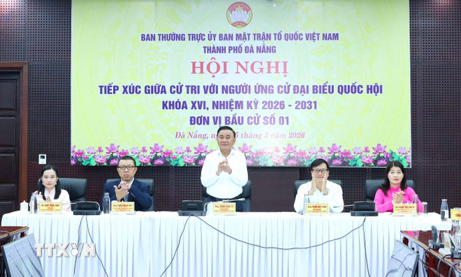 ttxvn-thuong-truc-ban-bi-thu-tran-cam-tu-tiep-xuc-truc-tuyen-giua-cu-tri-voi-nguoi-ung-cu-dai-bieu-quoc-hoi-khoa-xvi-thanh-pho-da-nang-8621927-2.jpg