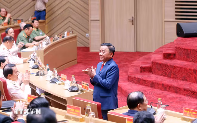 ttxvn-le-ky-niem-80-nam-ngay-truyen-thong-luc-luong-an-ninh-noi-dia-8695187-2.jpg