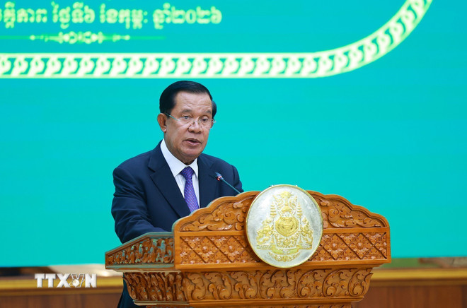 ttxvn-quoc-yen-chao-mung-tong-bi-thu-to-lam-tham-cap-nha-nuoc-toi-vuong-quoc-campuchia-8578084-2.jpg