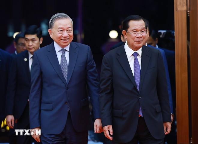 ttxvn-quoc-yen-chao-mung-tong-bi-thu-to-lam-tham-cap-nha-nuoc-toi-vuong-quoc-campuchia-8578093-6.jpg