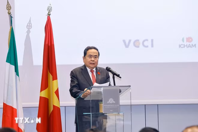 ttxvn-chu-tich-quoc-hoi-du-toa-dam-chinh-sach-thuc-day-hop-tac-viet-nam-italy-8698357-8.jpg