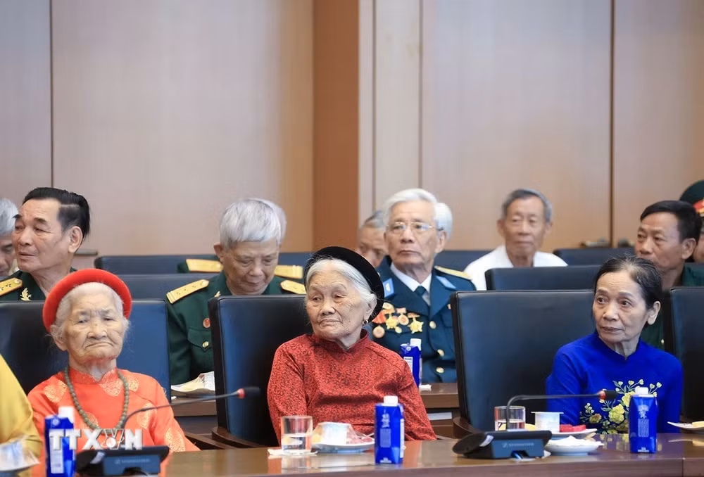 ttxvn-nguoi-co-cong-2.jpg