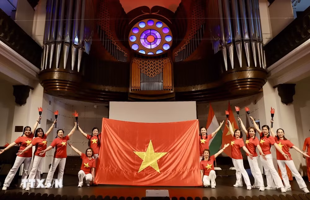 ttxvn-tu-tuong-hcm.jpg