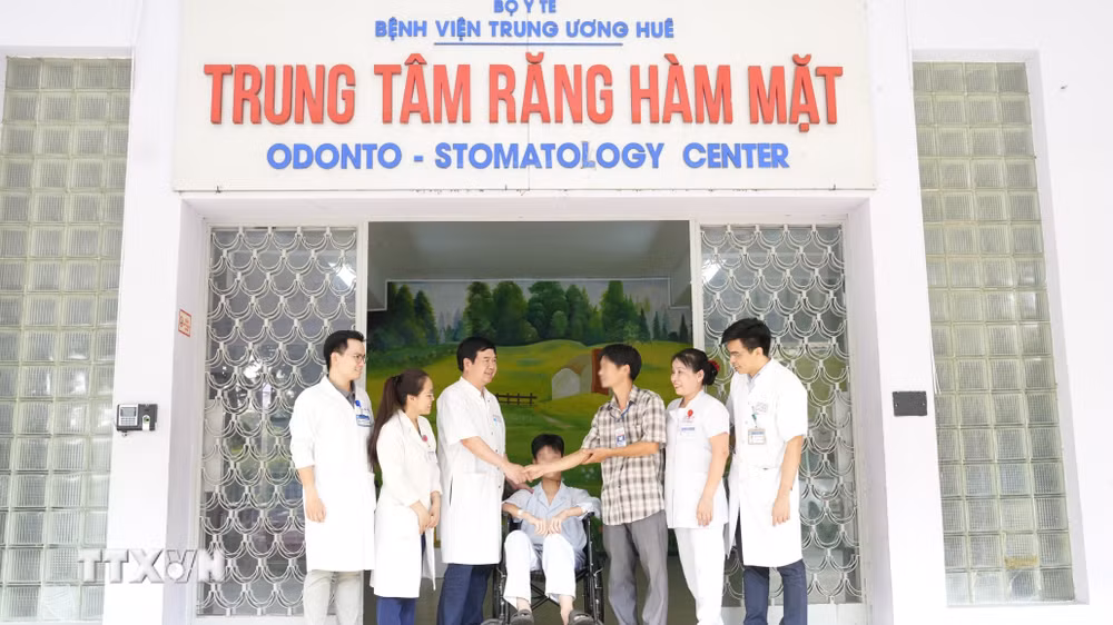 ttxvn-phau-thuat-hue.jpg
