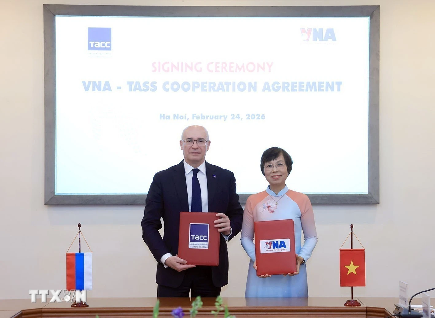 Hội đàm giữa Tổng Giám đốc TTXVN và Tổng Giám đốc hãng thông tấn TASS tại Nga