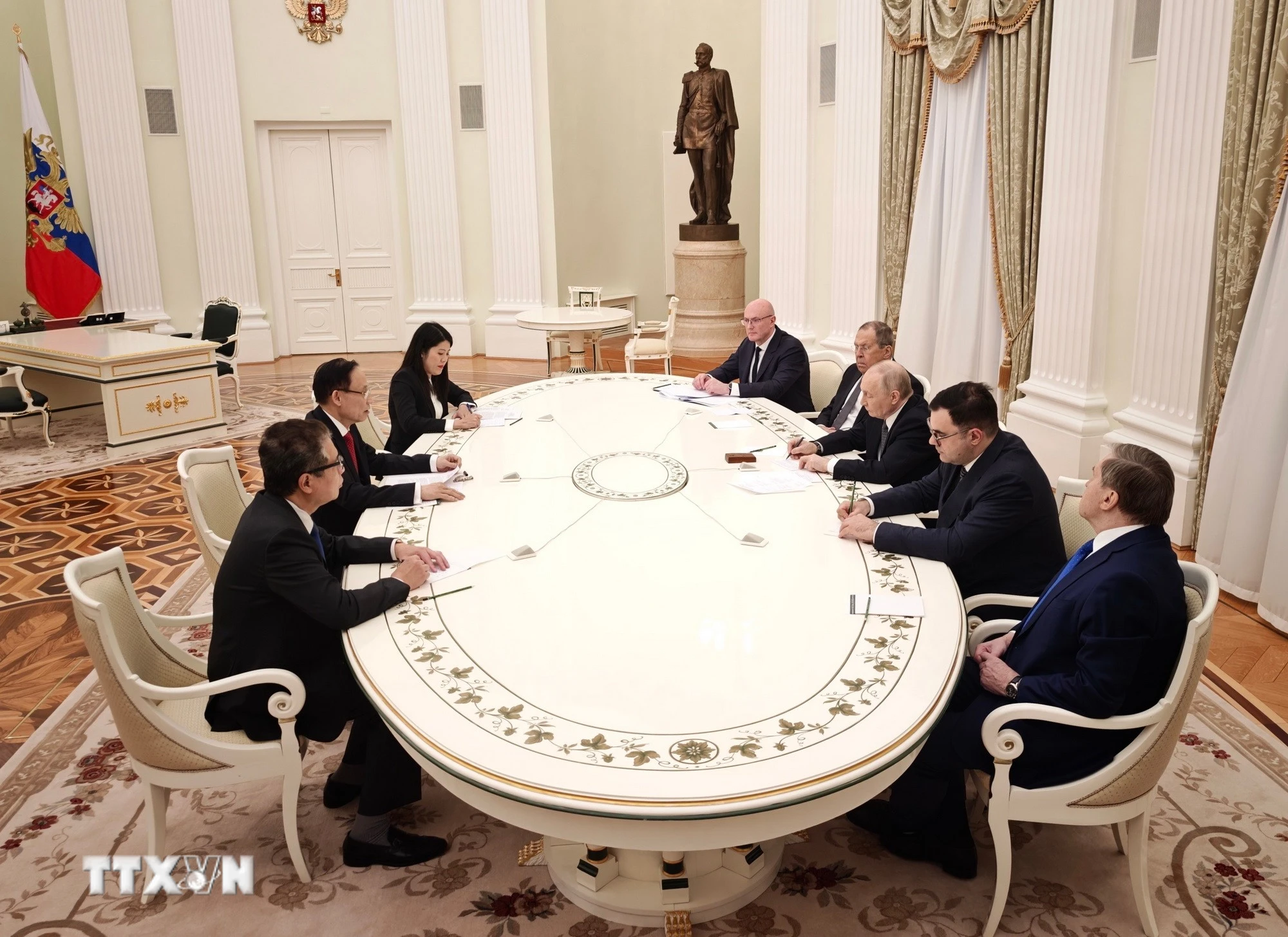 Đặc phái viên Tổng Bí thư Tô Lâm hội kiến Tổng thống Nga Vladimir Putin
